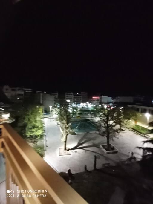 Apartamento Λάρισα Διαμέρισμα Με Θέα Πλατεία Στο Κέντρο Της Πόλης Exterior foto